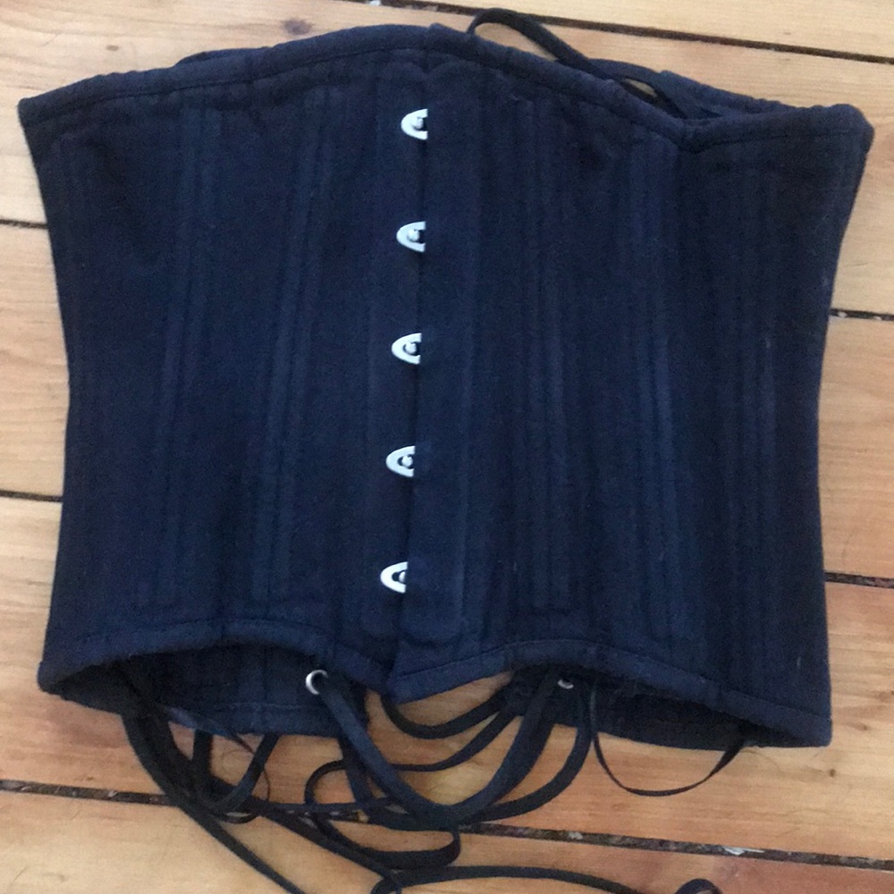 Corset metal bones
